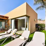 Par 4 Villa 9