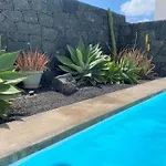 Casa En Playa Blanca Con Piscina Privada Y Cerca De Marina Rubicon