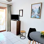 First Line Ocean View Apartment In Los Geranios