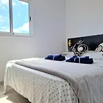 Habitacion Privada En Apartamento Moderno Compartido Cerca De La Playa Y Aeropuerto