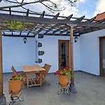 Casa Amagante, En Hoyo De Mazo