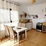 Villatommy Heated Pool, Hottub, Fast Wifi