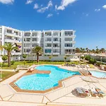 Canarian Holiday Home - Yumbo Luxury Apartment