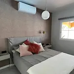 Villa Pearetree - Gorgeous 4 Bedroom Villa With Private Pool