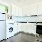 Charming 2 Bedroom Retreat With Beachfront Views
