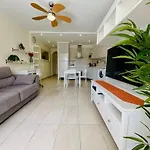 Cozy Seaside Apartment 215 In Parque Santiago 2