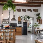 Casa Botanica - Central Island Location - 10 Mins Drive To Famara And La Santa