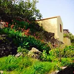 Charming Bungalow In Carreteria With Terrace And Parking