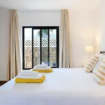 Villa Marisol, Los Mojones