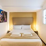 Casa Boss Modern Villa With Studio Pool And Air Conditioning