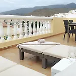 Charming & Sunny Apartment With Ocean View