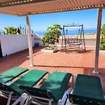 Villa Karla Con Piscina: Tranquilidad Y Naturaleza