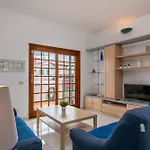 Amplia Y Luminosa Casa En Abades