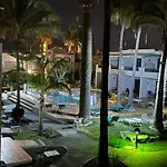 Paradise Club L28 & L29