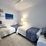 Secret Surf House. Casa De Playa.