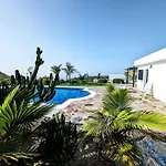 Cliff Haven Sea View Apartment - Adults Only