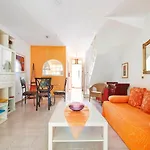 Casa Sarita - Farbenfrohes Ferienhaus