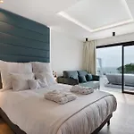 Villa Infinity