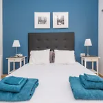 Modern 3 Bedroom House With Large Pool And Fast Internet, 100Ft From The Sea - Sleeps 6