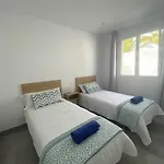 Aguja Villa Con Piscina Y Barbacoa Para Disfrutar