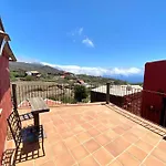 Comfortable House With Mountain View In Isora