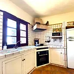 Comfortable House With Mountain View In Isora