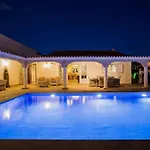 Villa Freesia With Heated Pool And Air Conditionin