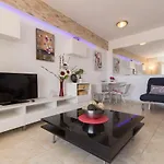 Santa Maria 102 - One Bed