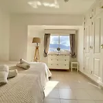 Spacious Apartment With Sea Views