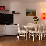 Duplex In Quiet Zone, Next To Sea, Fast Wifi