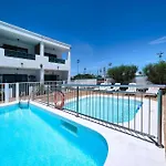 Casa Emilia-Close To Amenities And The Beach