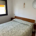 Prime Beachfront Location, Free Parking, Steps To The Sand
