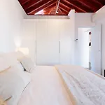 Llombet Home