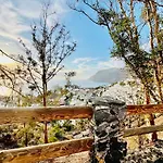 Colonial Cliffs