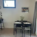 Moderno Apartamento Frente Al Mar En Una De Las Mejores Zonas De La Santa En Lanzarote