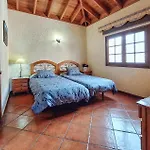 Cozy Home In Buenavista Del Norte With Wifi