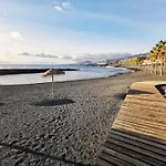 A Un Paso De La Playa