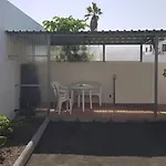 Casa Roja 2 Tias - Quiet Resort, Central, Parking