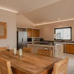 Villa Seaweeds