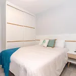 Central & New Apartment