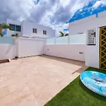 Villa Marina Oasis-Private Pool, Air-Con, Sat Tv