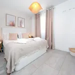 Villa Marina Oasis-Private Pool, Air-Con, Sat Tv