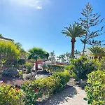 Playa Del Cura - Spacious Beachside Apartment