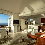 Moderne Architekten-Villa Mit Infinity-Pool Und Meerblick