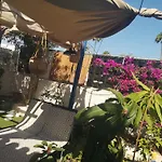 Yumbo Room