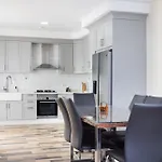Casa Totalmente Renovada En Zona Muy Tranquila!!! Vistas Al Mar Y Montana