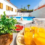 Villa Luna II With Heated Pool