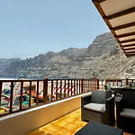 Fabulous Ocean & Cliff View