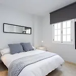 Old Town Cozy Two-Bedroom Apartment