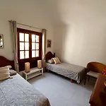 Casa Casablanca Carlos Park, Tranquil Yet Central Area 15 Minutes Walk To Town Centre